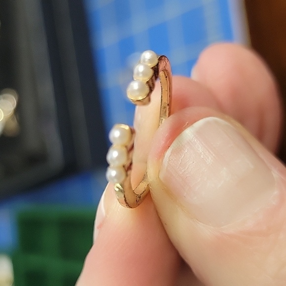 Pearl Faux Gold Tone Ring Size 6 - Picture 1 of 3